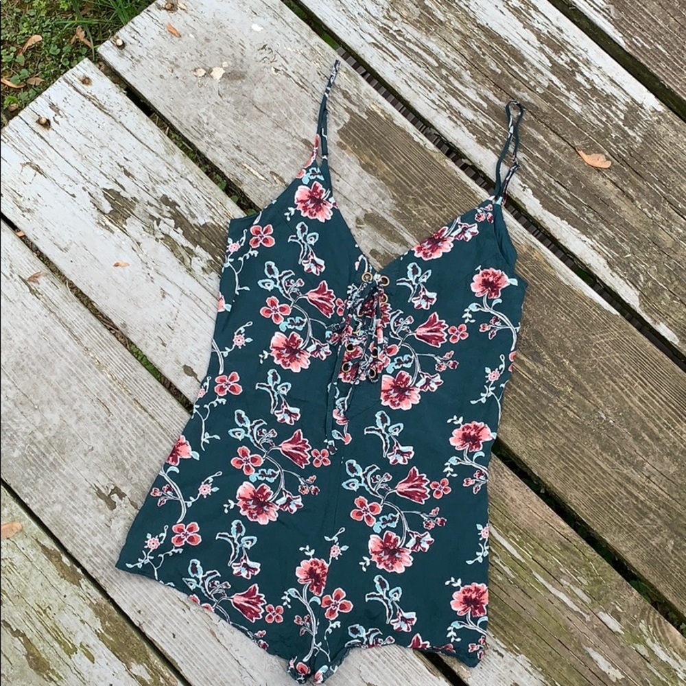 Forever 21 Floral Lace Up Front Romper Small